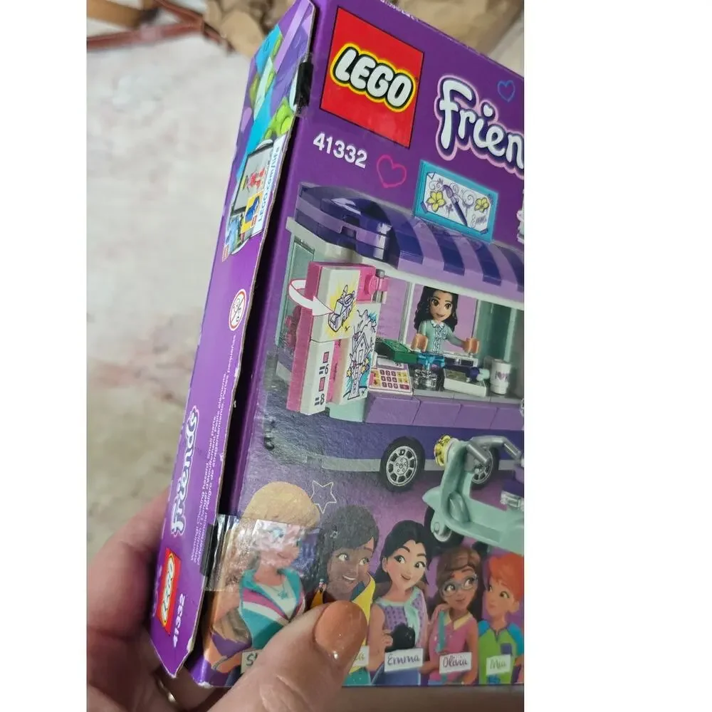 Lot of 2 Lego  Friends  NIB Emma 's Deluxe Bedroom and Emma's Art Stand-Retired